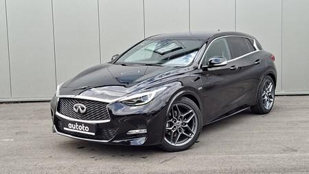 Infiniti Q30